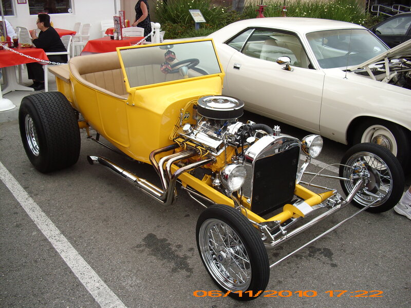 Yellow Hot Rod Car — Outdoor