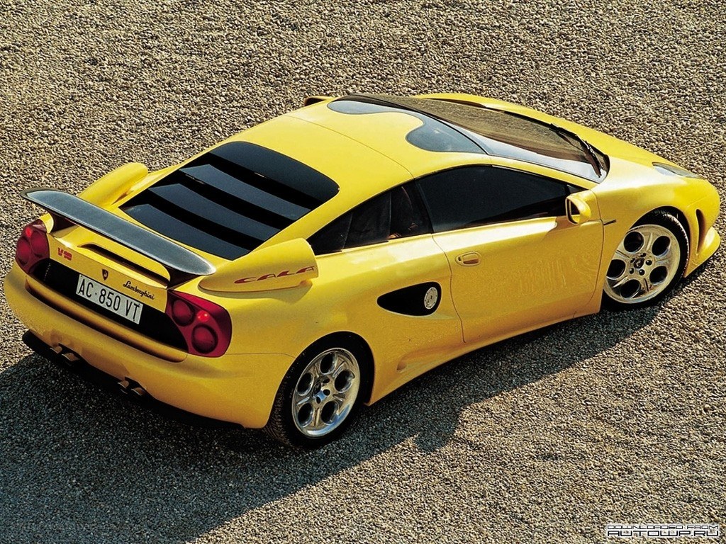 Yellow Lamborghini Carga