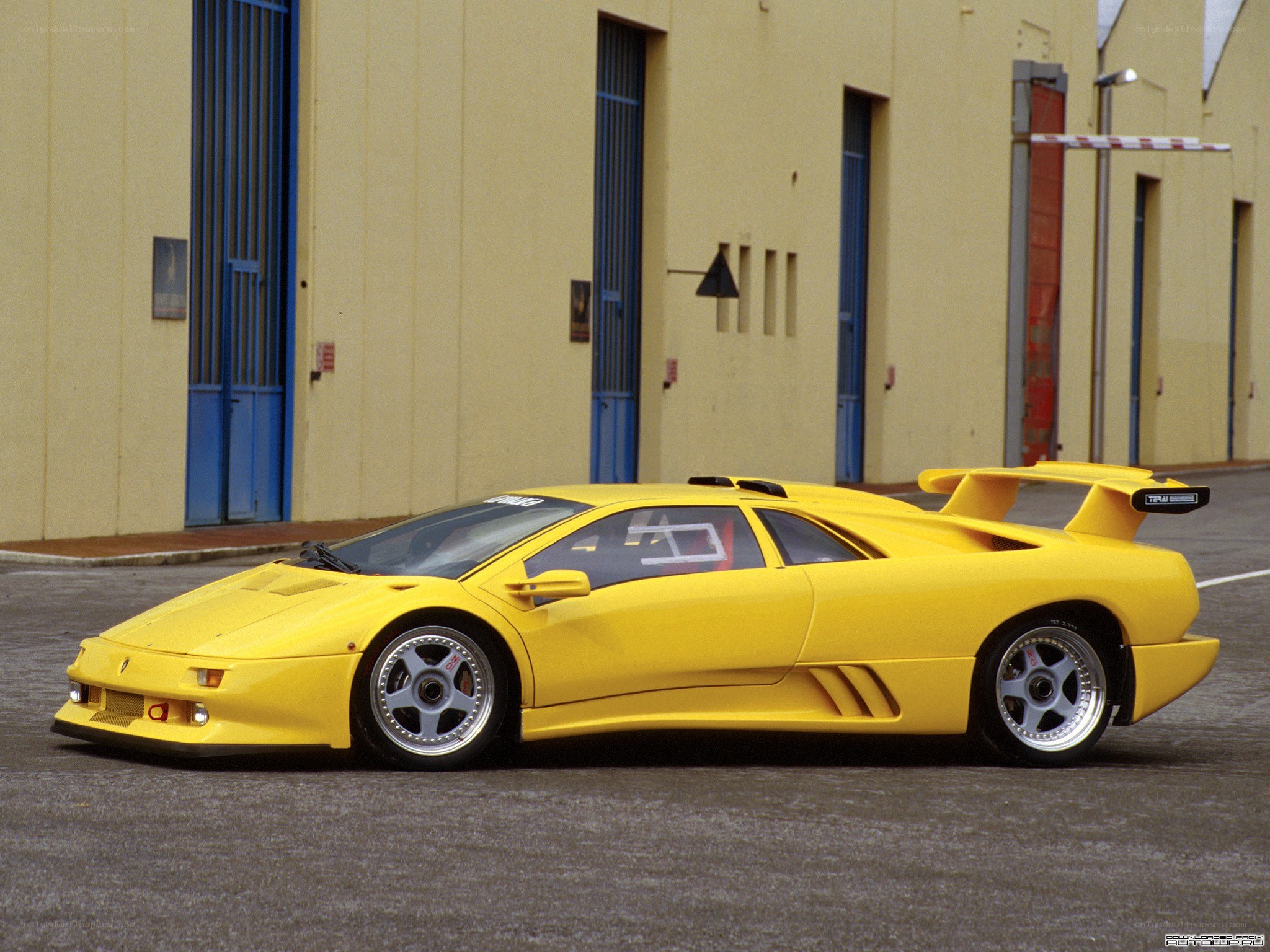 Yellow Lamborghini Diablo