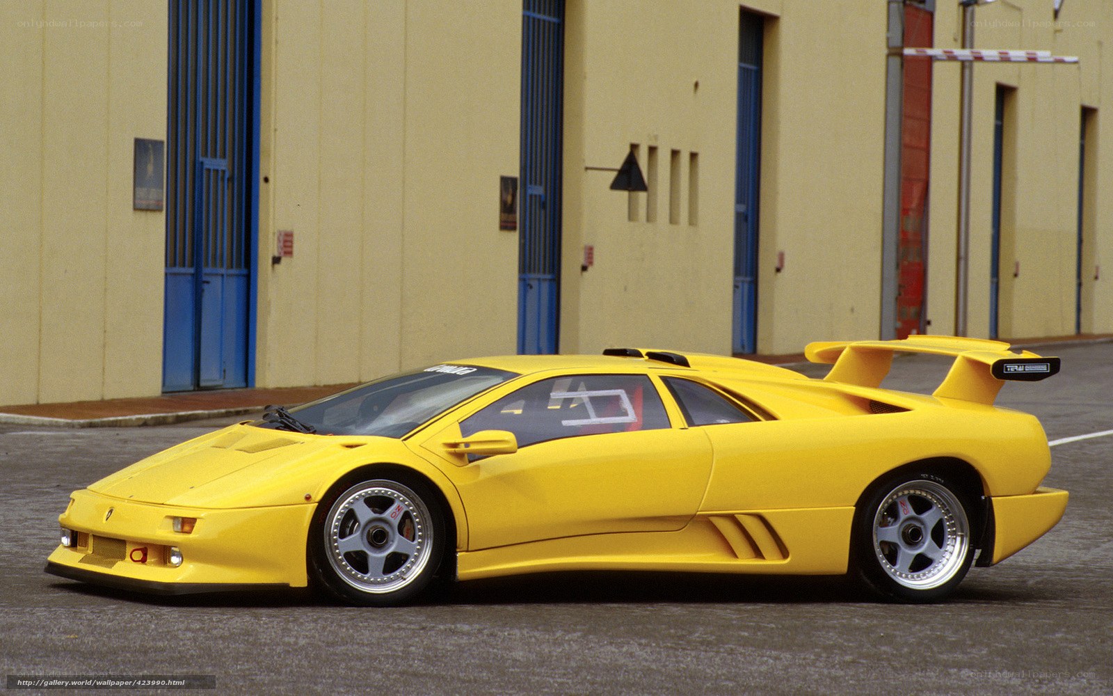 Yellow Lamborghini Diablo