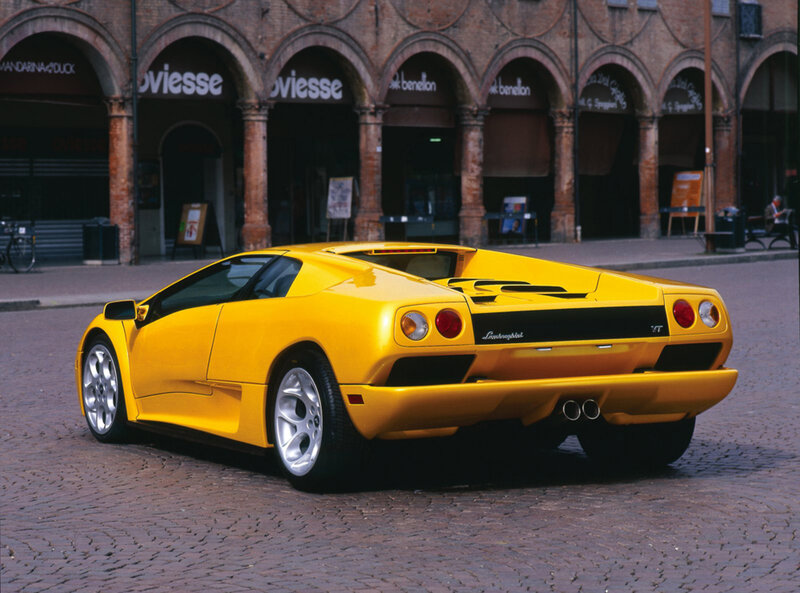 Yellow Lamborghini Diablo — Calm