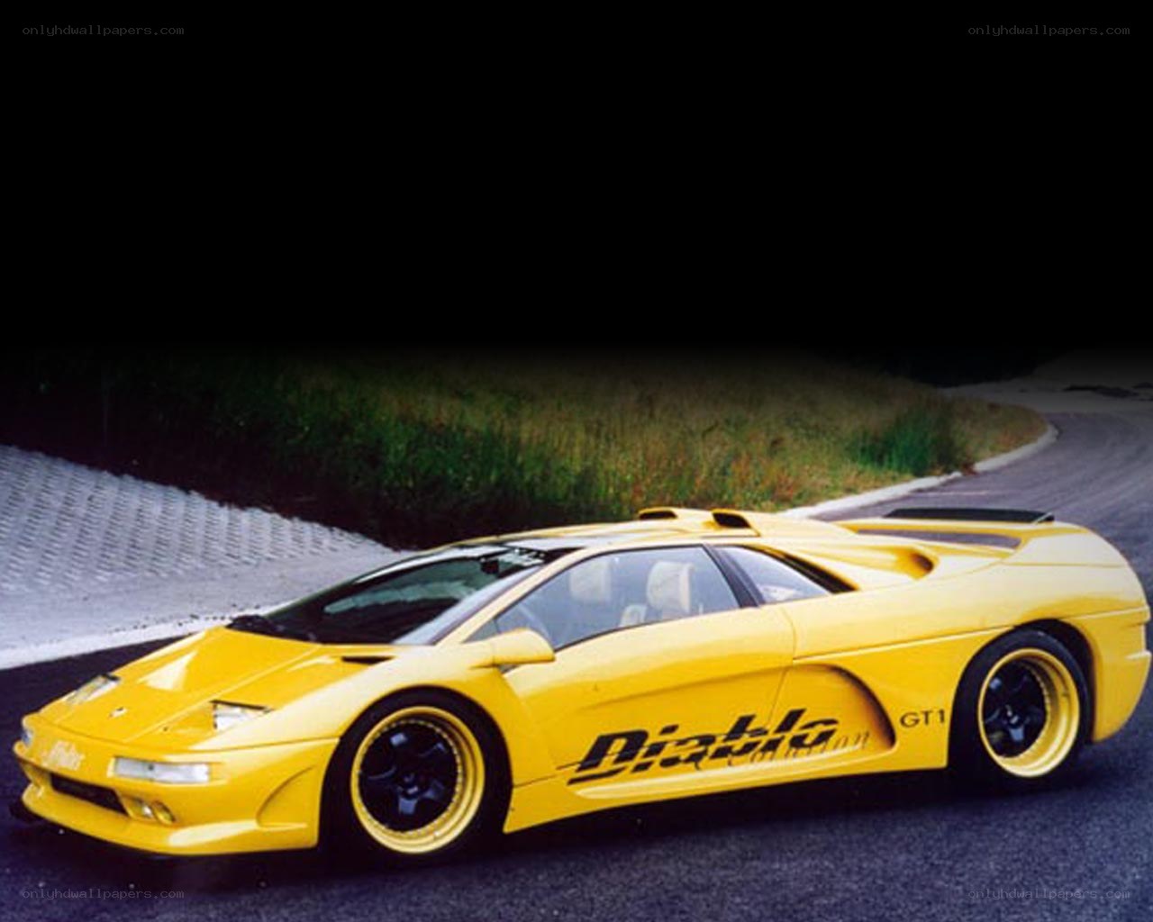 Yellow Lamborghini Diablo GT1