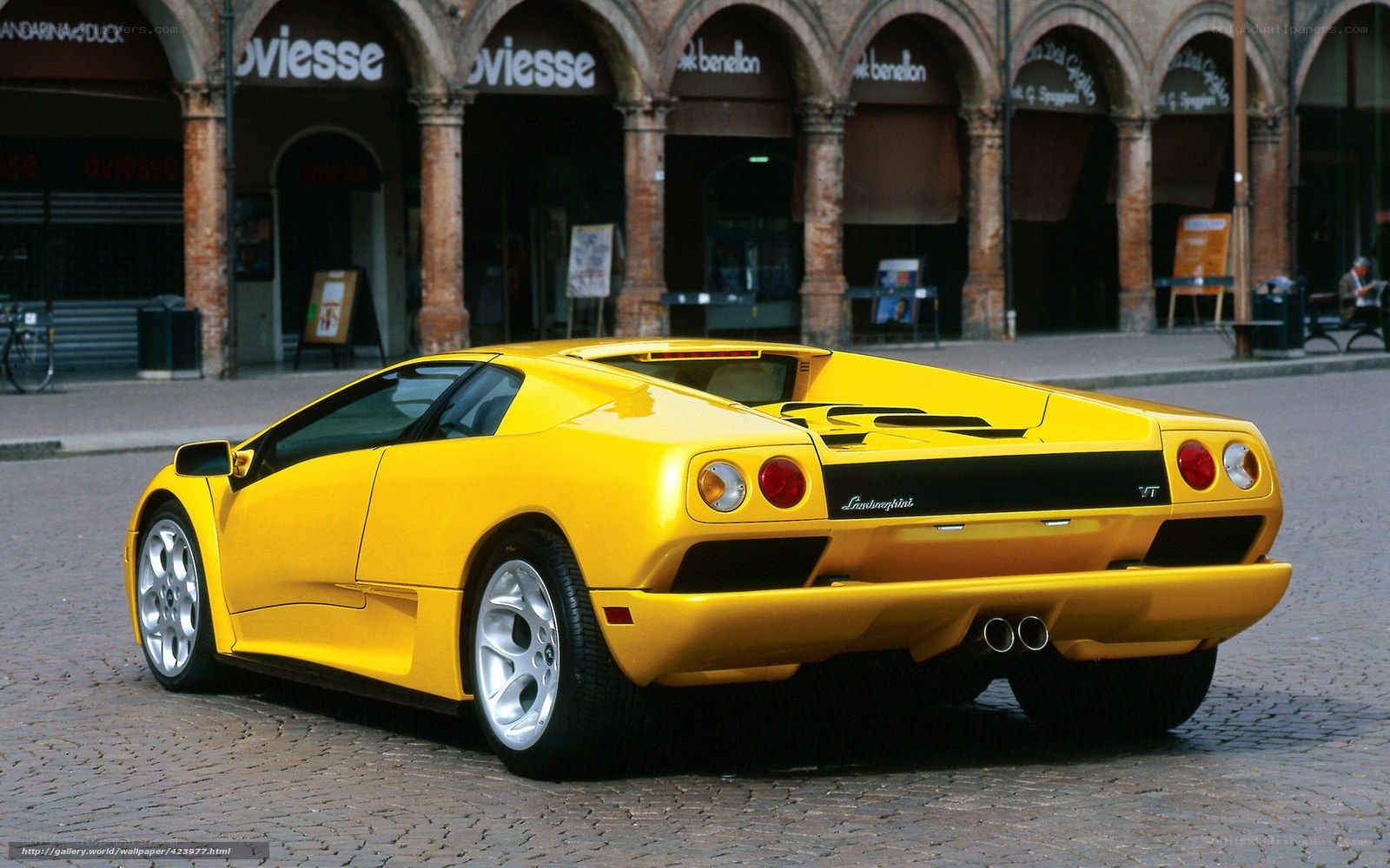 Yellow Lamborghini Diablo VT