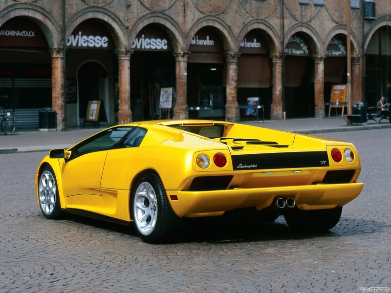 Yellow Lamborghini Diablo VT