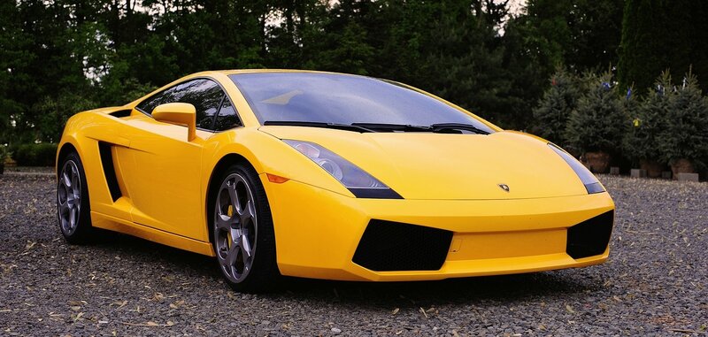 Yellow Lamborghini Gallardo — Calm