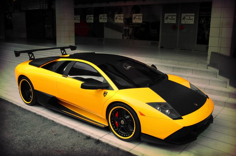 yellow lamborghini sports car
