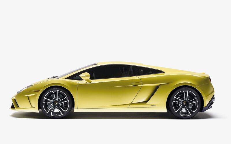 yellow lamborghini sports car