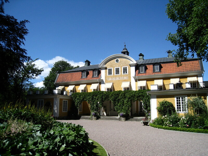 Yellow Mansion with Garden — Serene
