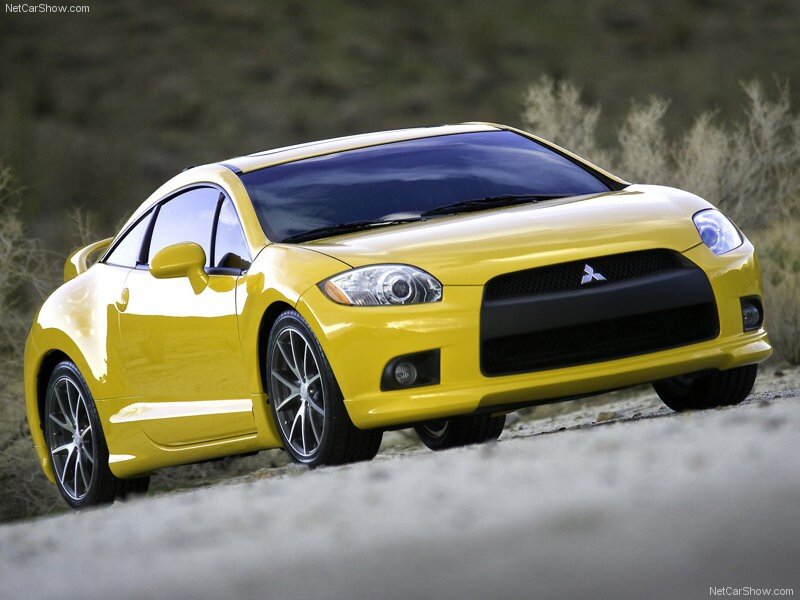 Yellow Mitsubishi Eclipse — Dynamic