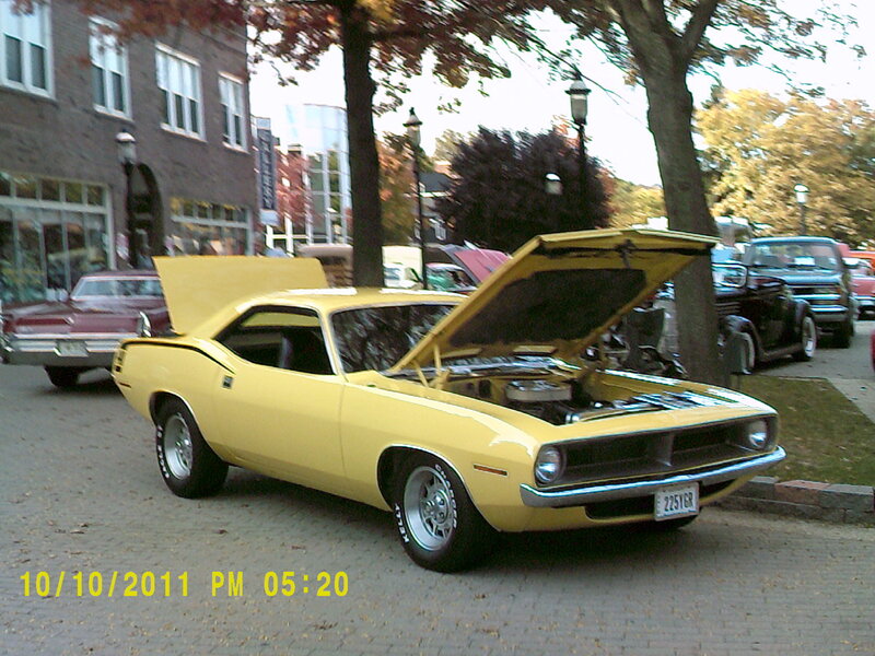Yellow Muscle Car — Calm, Autumn
