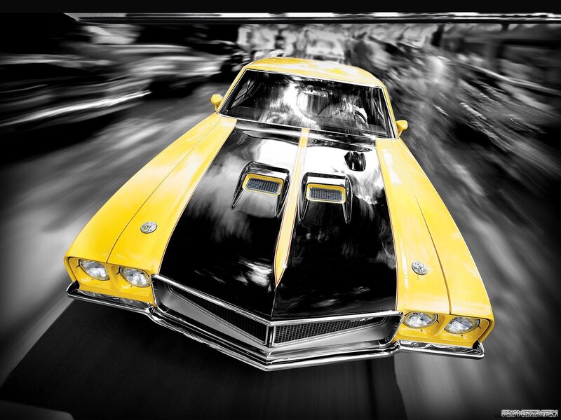 Yellow Muscle Car — Dynamic