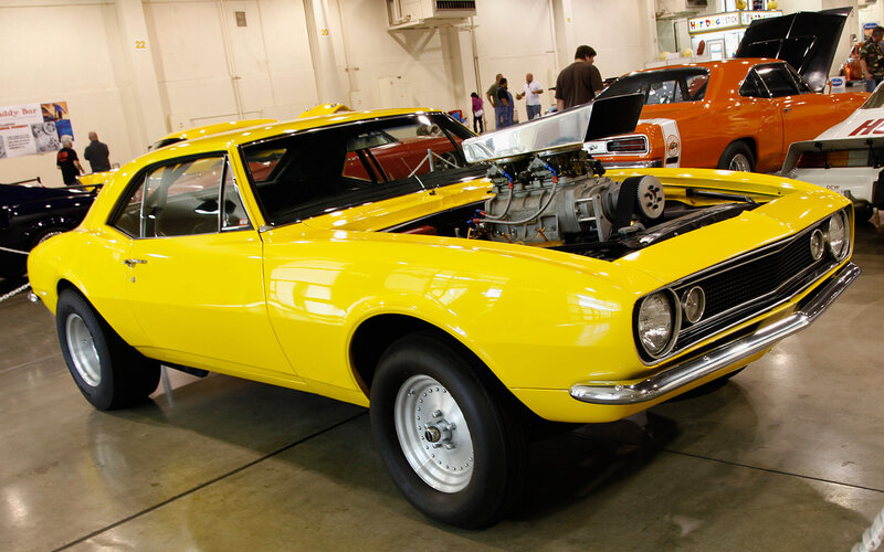 Yellow Muscle Car — Showroom