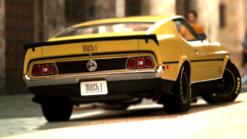 Yellow Mustang Mach 1 — Dynamic