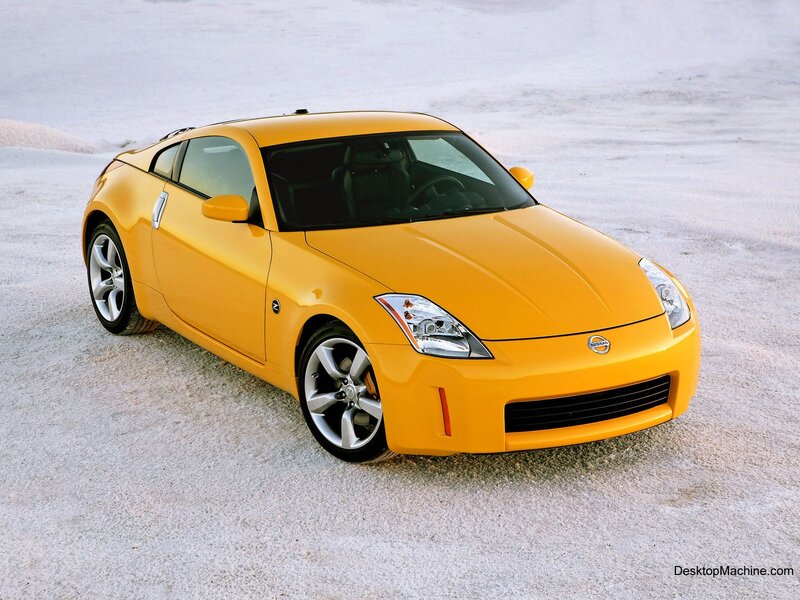 yellow nissan 350z sports car