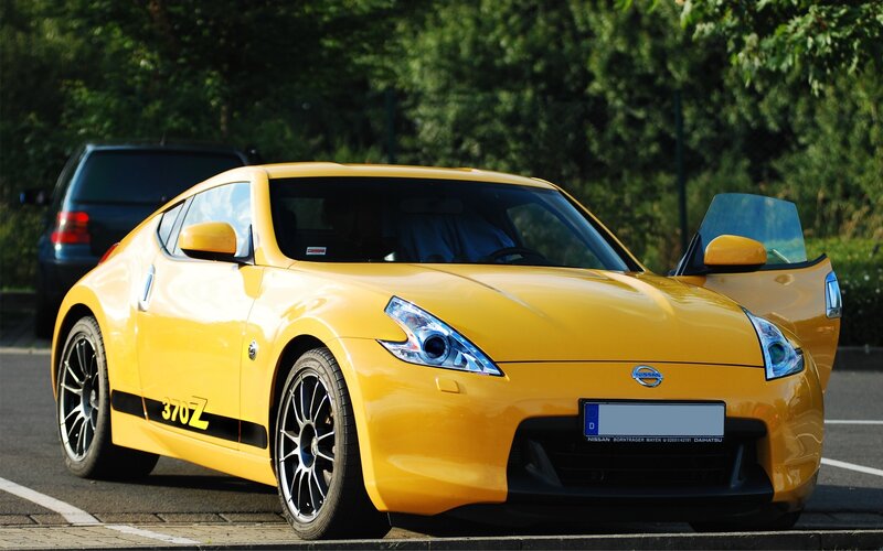 Yellow Nissan 370Z sports car