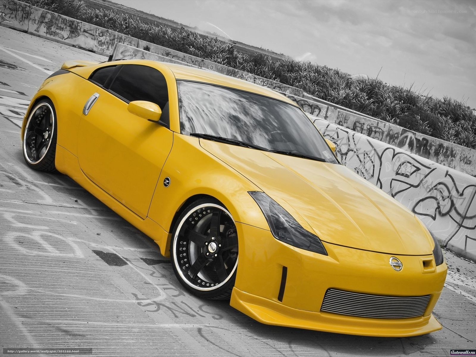 Yellow Nissan Z sports car