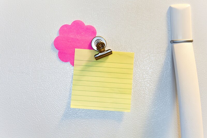 Yellow Note on Fridge