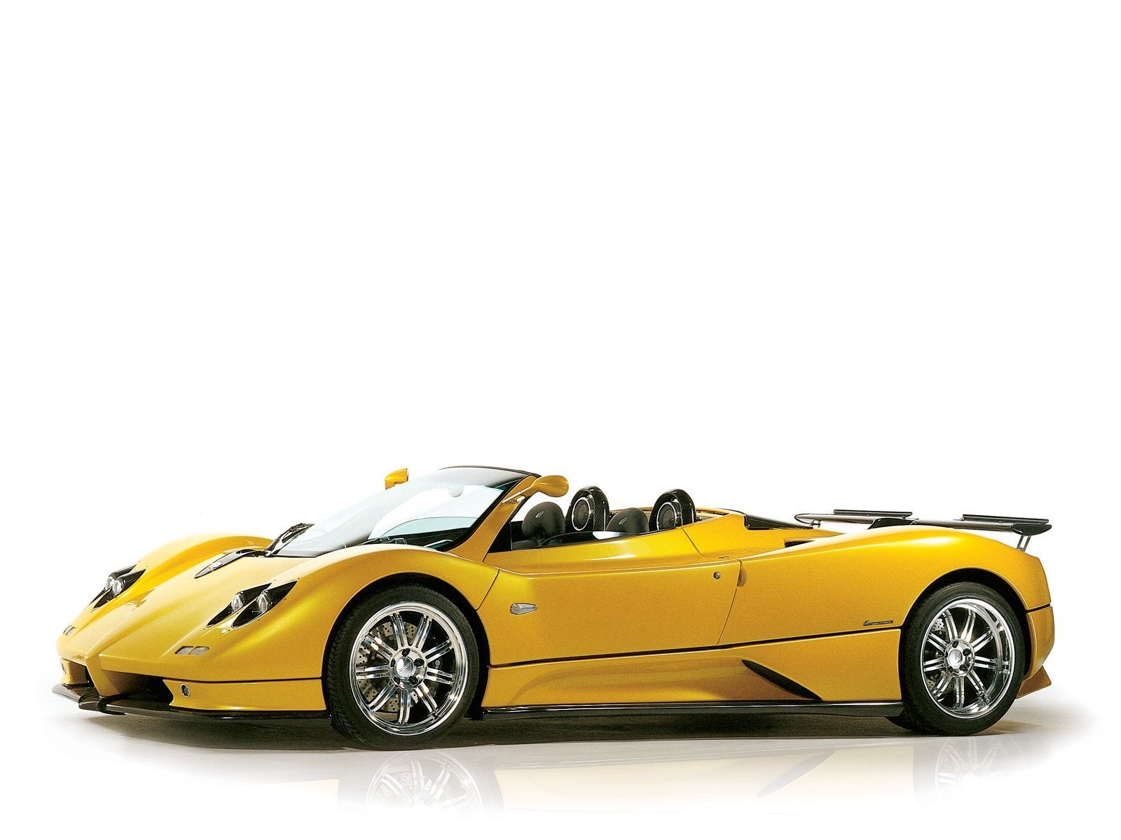 yellow Pagani roadster