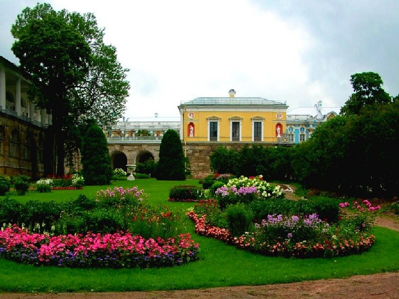 Yellow Palace Garden