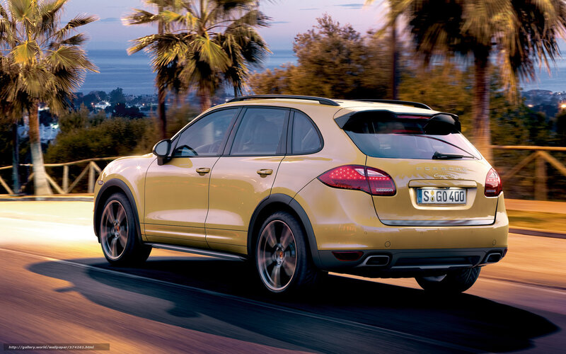 Yellow Porsche Cayenne — Gold