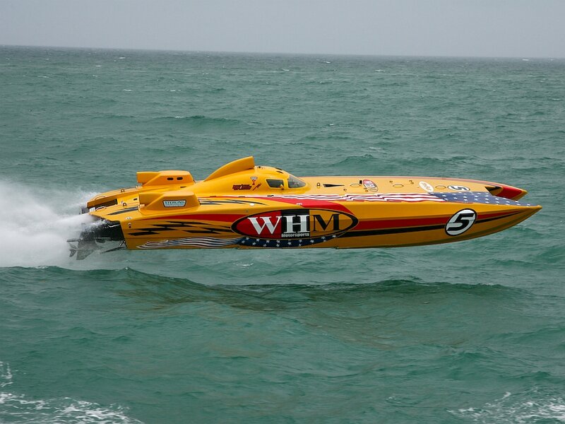 Yellow Racing Boat — Dynamic
