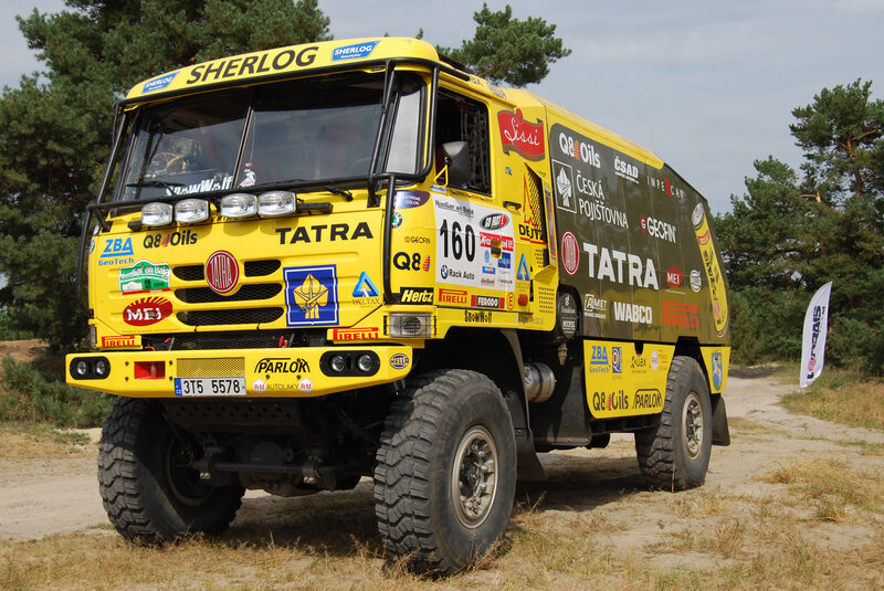 Yellow Rally Truck — Outdoor