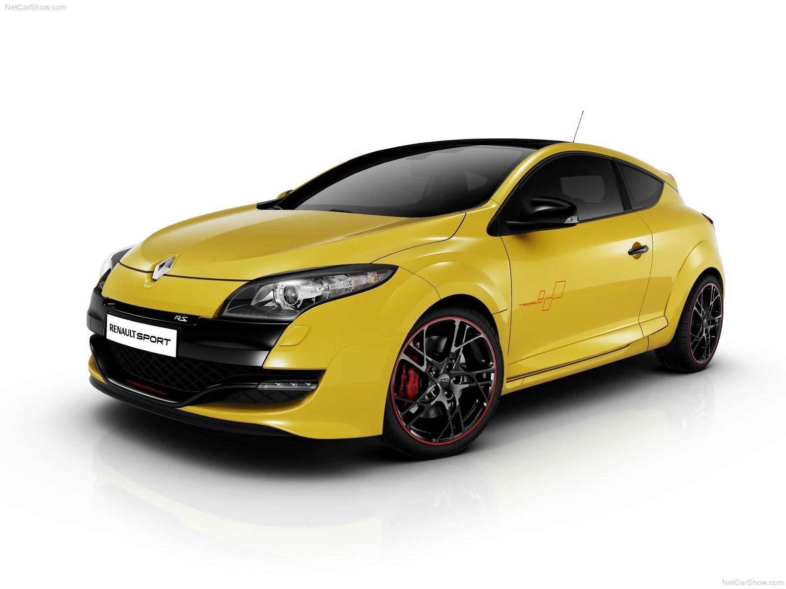 Yellow Renault Mégane RS