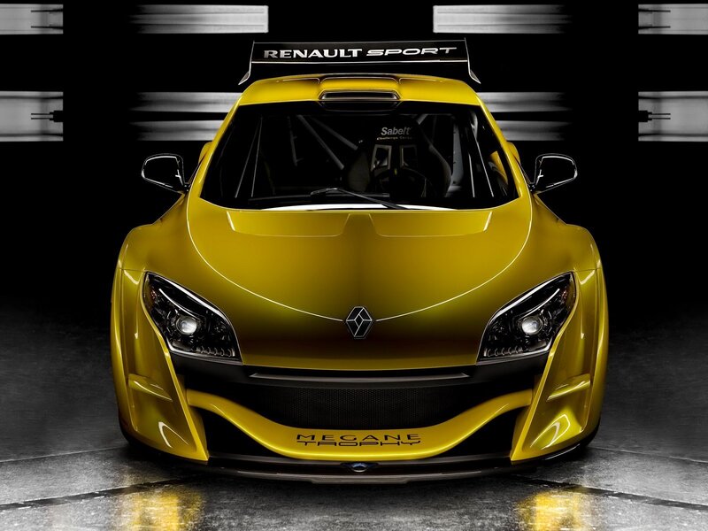 Yellow Renault Mégane Trophy