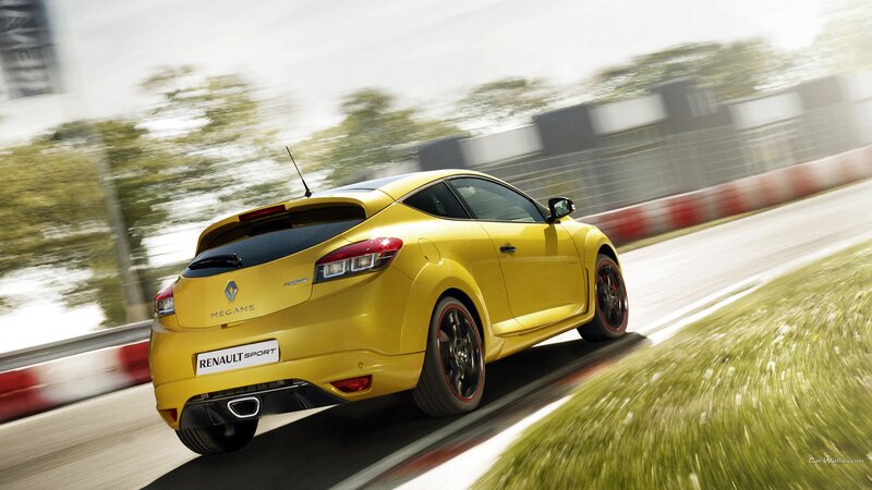 Yellow Renault Megane — Dynamic, Afternoon, Photograph