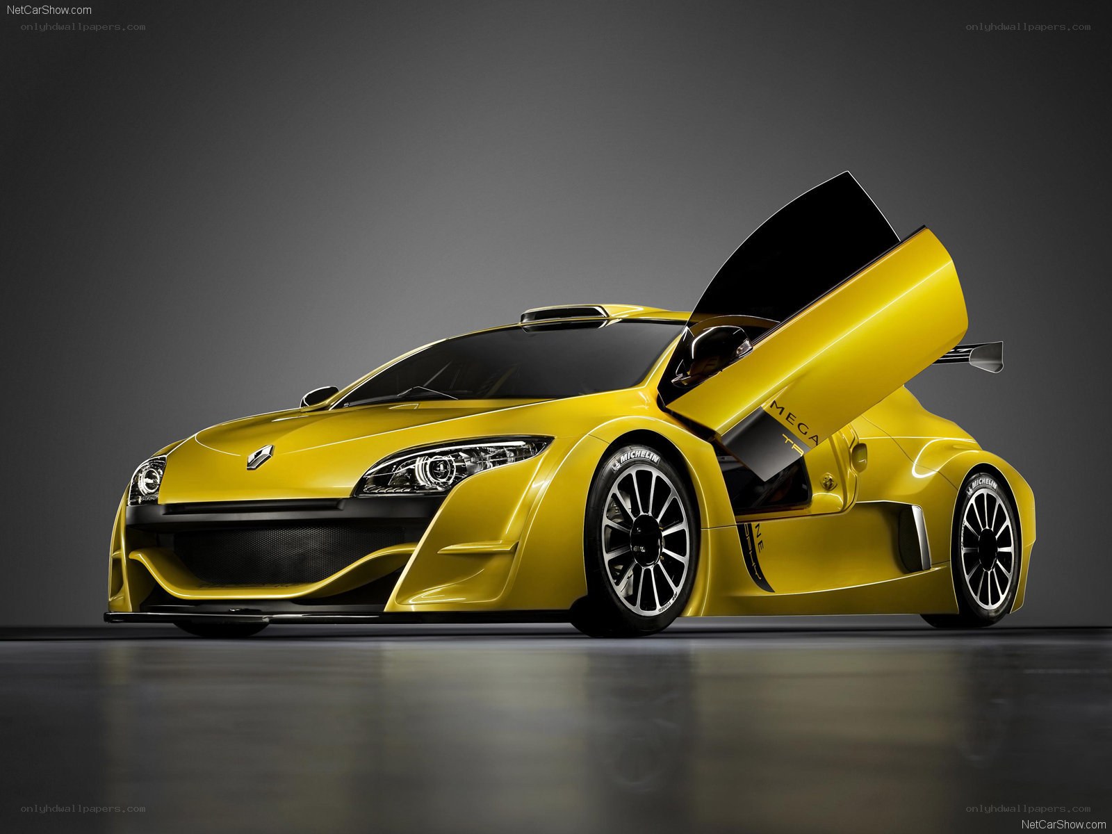 Yellow Renault MEGANE TROPHY