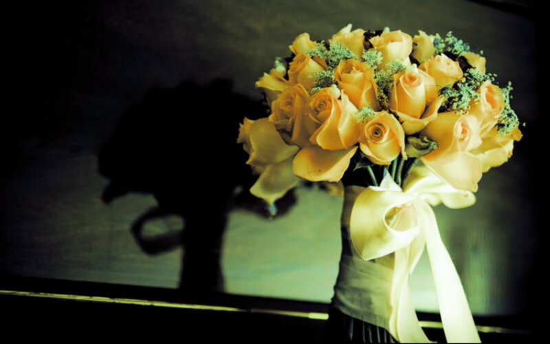 Yellow Rose Bouquet — Dramatic