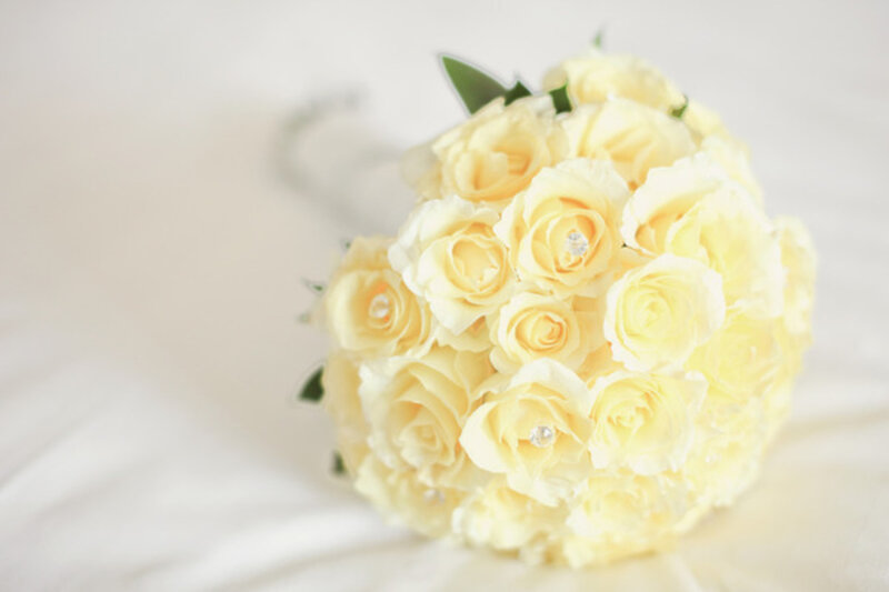 Yellow Rose Bouquet — White