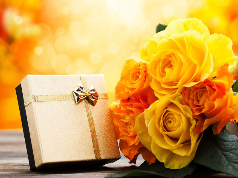 Yellow Roses and Gift Box — Warm, Autumn, Photograph, Gift Box