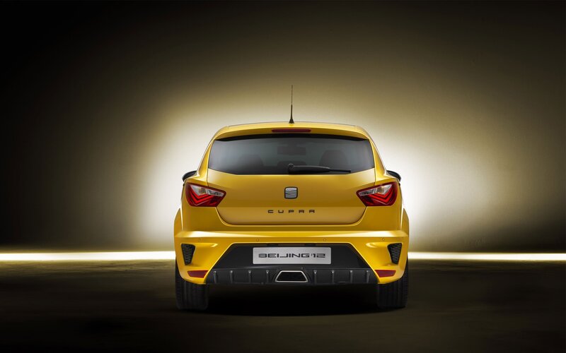 Yellow SEAT Cupra car rear view