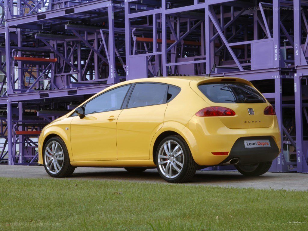 Yellow SEAT Leon Cupra