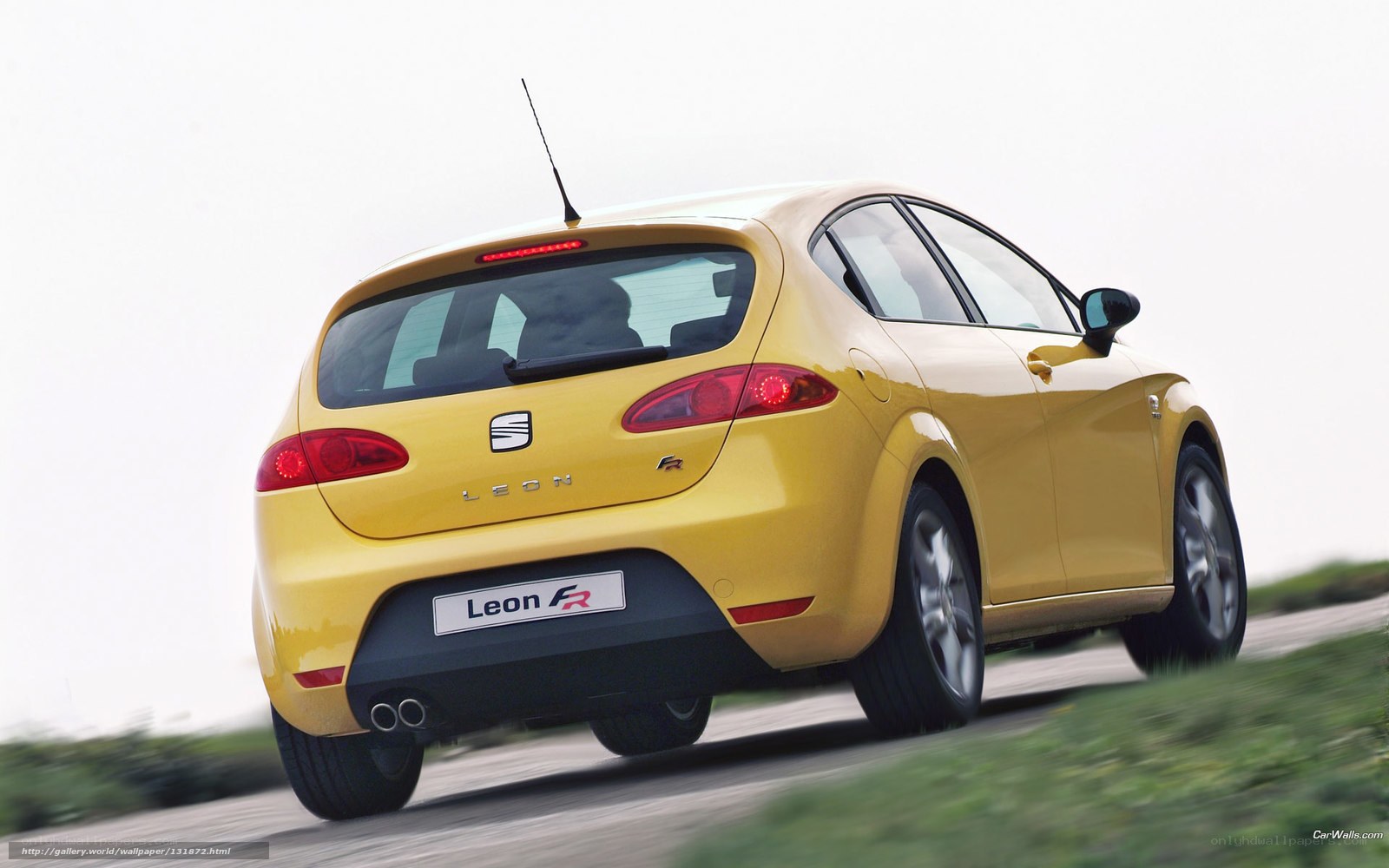 yellow seat leon r car