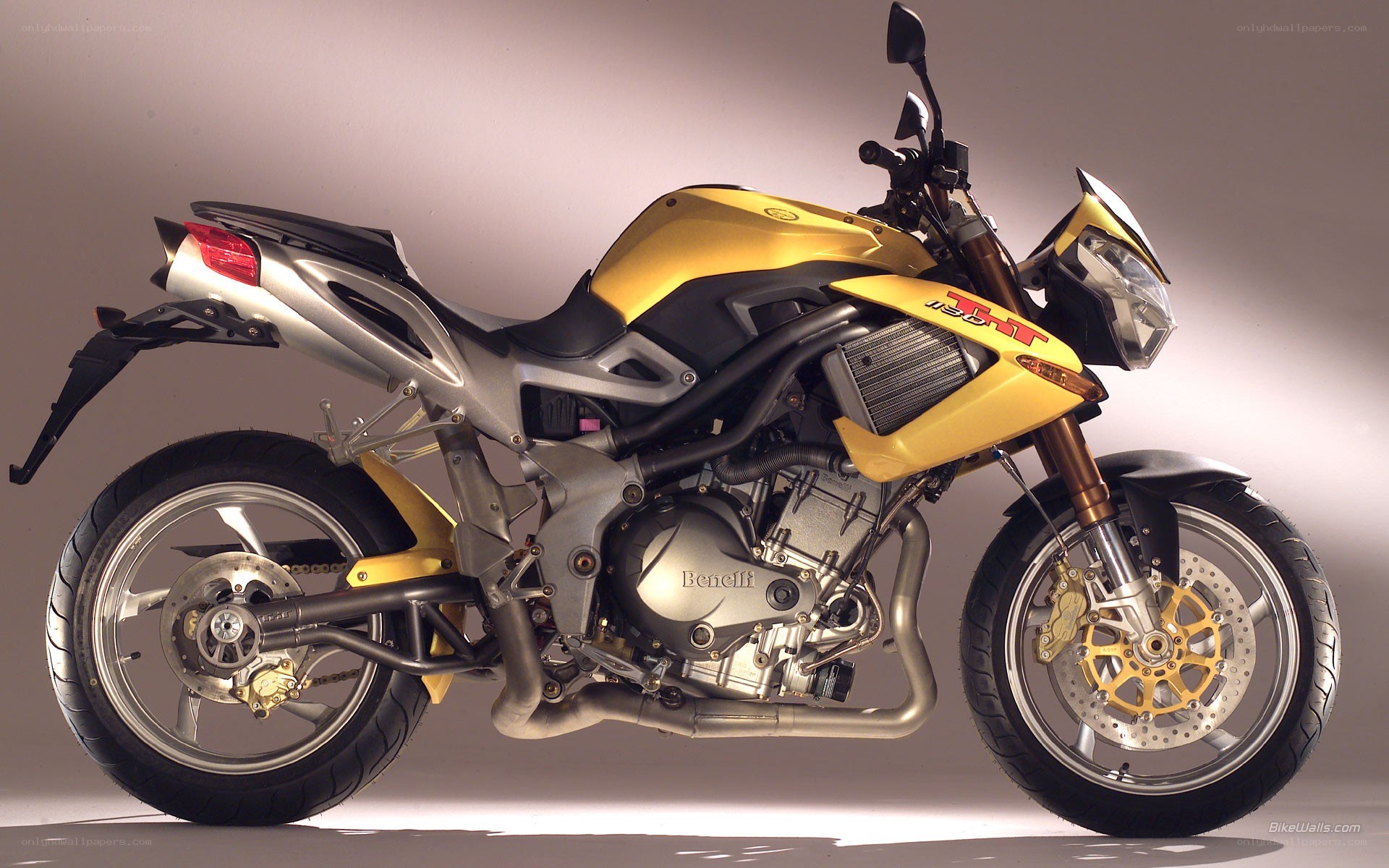 yellow sport motorcycle