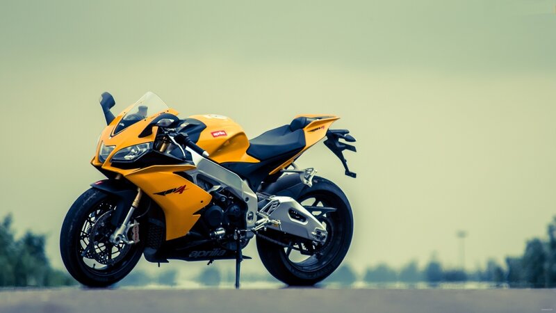 Yellow Sport Motorcycle — Calm, Photograph