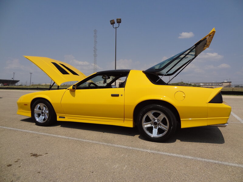 Yellow Sports Car — Clear