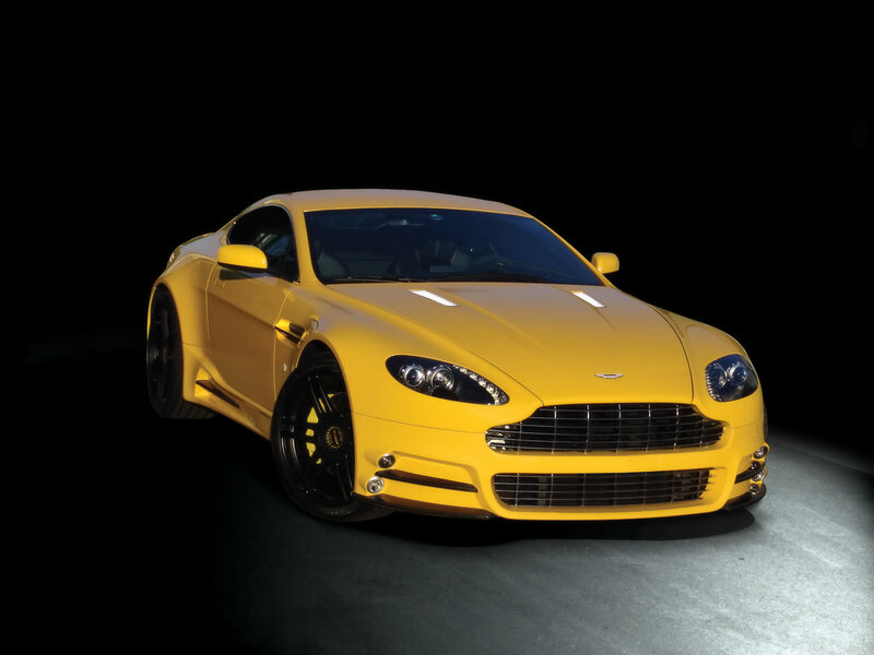 Yellow Sports Car — Dramatic, Grille