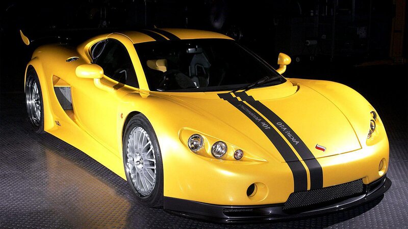 Yellow Sports Car — Dramatic, Photograph, Stripes