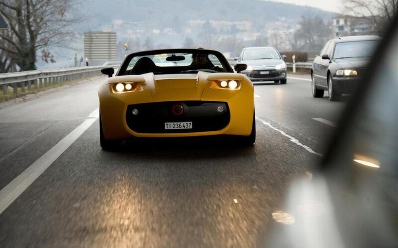Yellow Sports Car — Dynamic, Morning