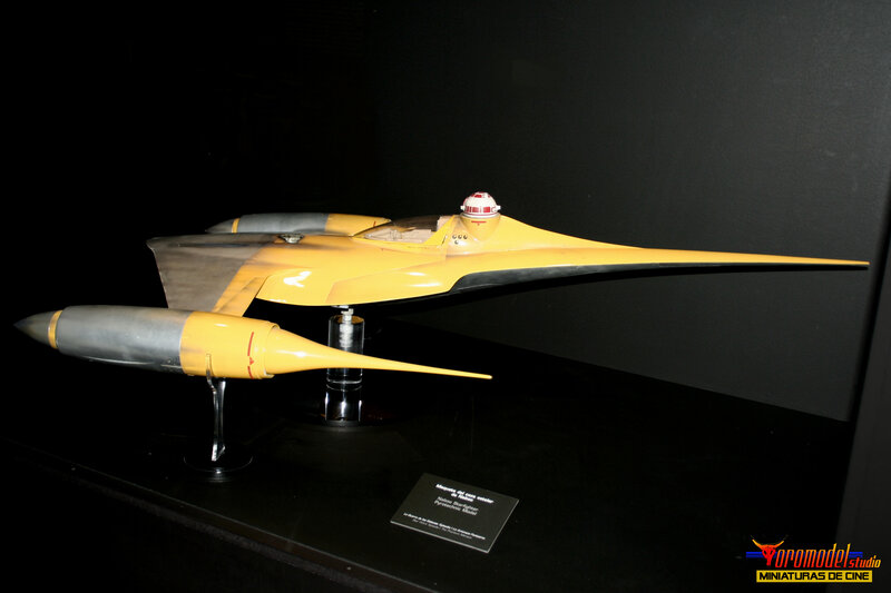 Yellow starfighter model