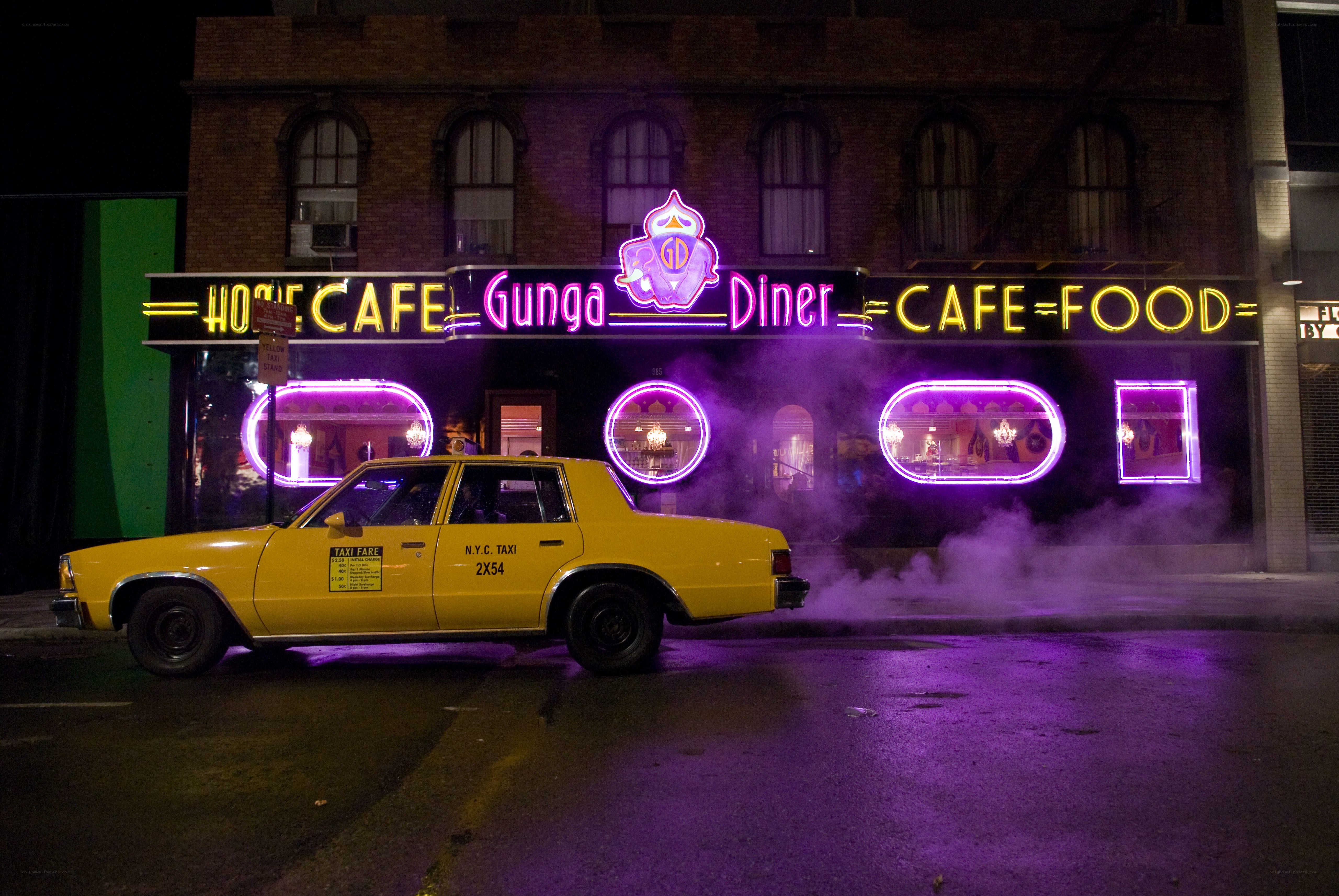Yellow taxi at Gunga Diner