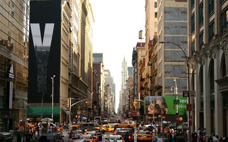 Yellow Taxi Cabs — Busy, Afternoon