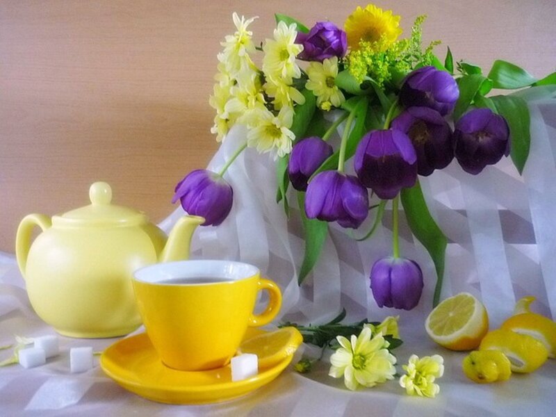 Yellow Teacup with Flowers — Calm