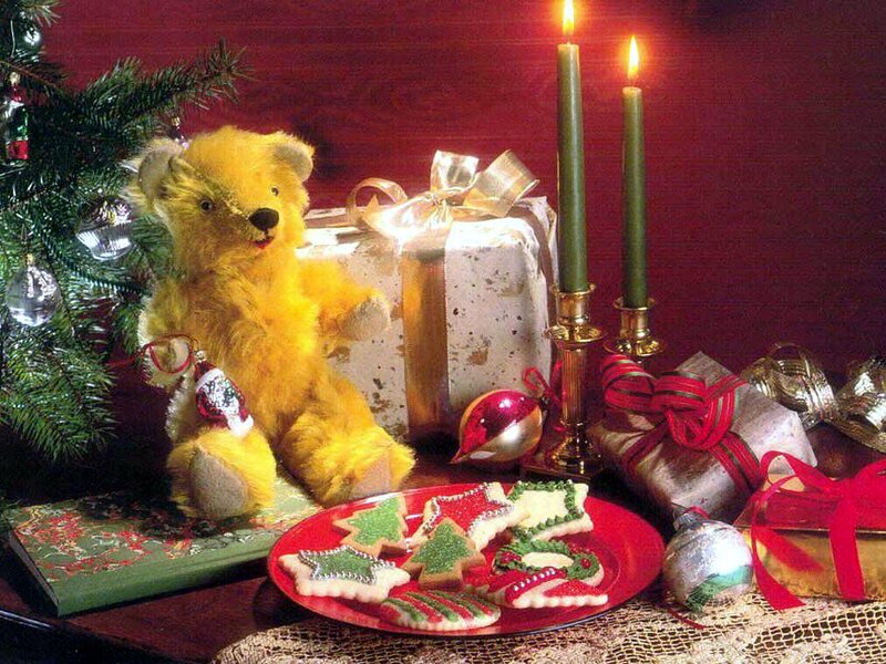 Yellow Teddy Bear with Cookies — Red