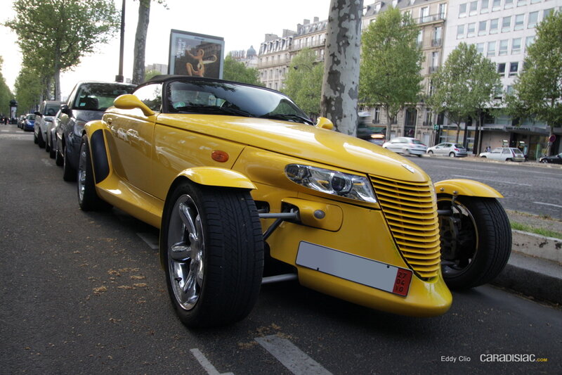 Yellow Three-wheeled Car — Urban