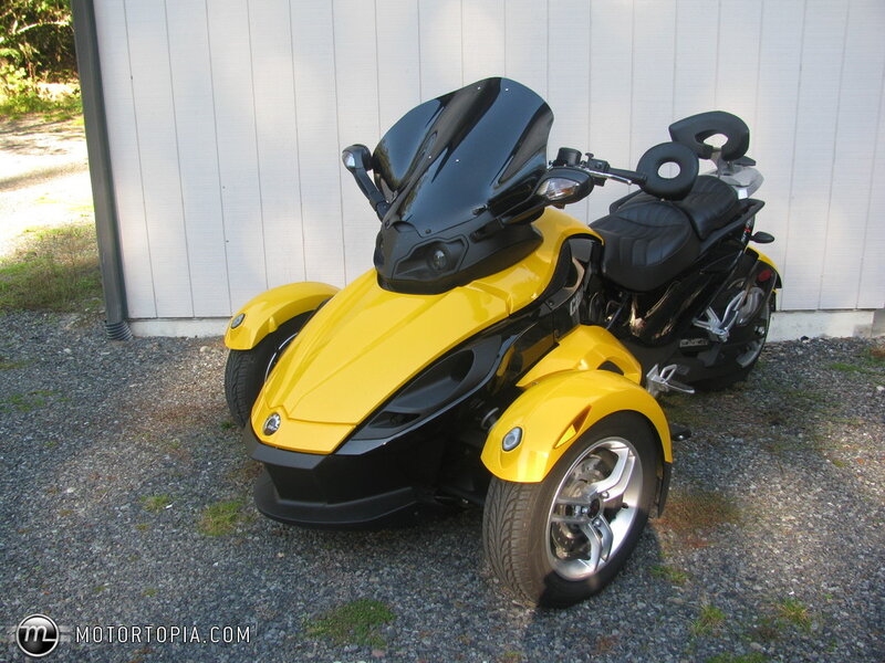 Yellow Three-wheeled Motorcycle — Neutral