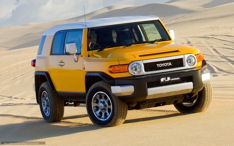 Yellow Toyota Fj Cruiser — Dramatic